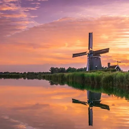 Luxurious House Close To The Center Of Amsterdam Apartman Oostzaan